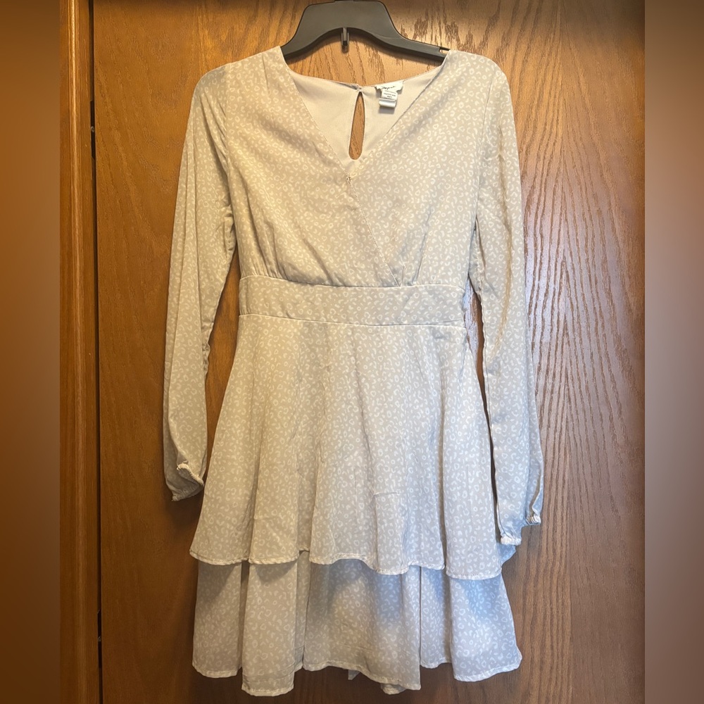 Japna Cream Long Sleeve Dress with Elegant Silhouette